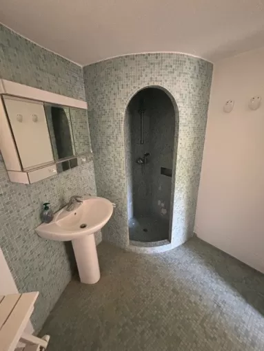 Rénovation complète de la salle de bain d'un pool house à Sainte-Maxime, Le Muy, FJ Plomberie