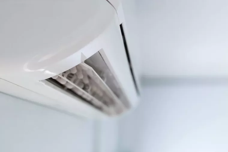Rafraichir une maison à étage avec 4 chambres : climatisation gainable ou split ?, Le Muy, FJ Plomberie